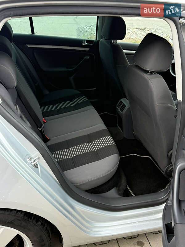 Хэтчбек Volkswagen Golf 2008 в Белой Церкви