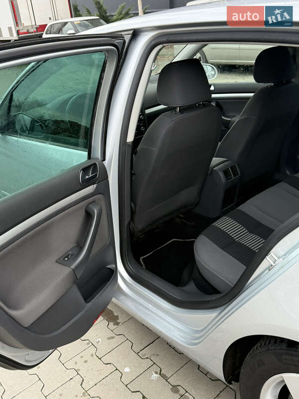 Хэтчбек Volkswagen Golf 2008 в Белой Церкви