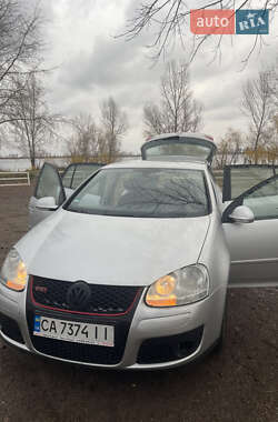 Хэтчбек Volkswagen Golf 2005 в Черкассах