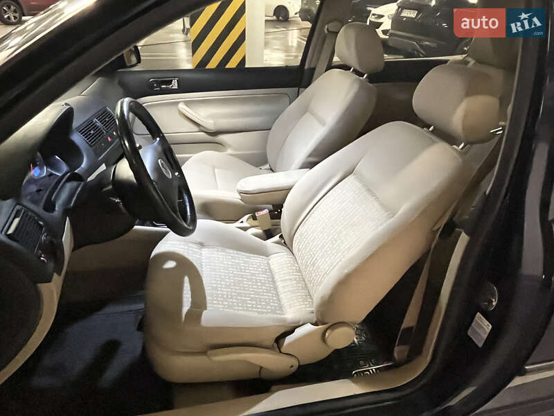 Хэтчбек Volkswagen Golf 2002 в Киеве фото 28 Хэтчбек Volkswagen Golf 2002 в Киеве