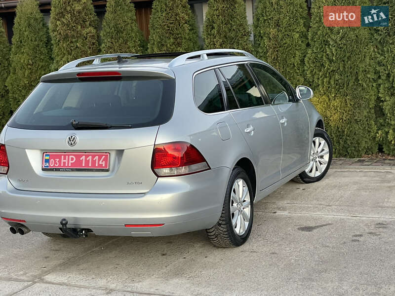 Універсал Volkswagen Golf 2011 в Сарнах