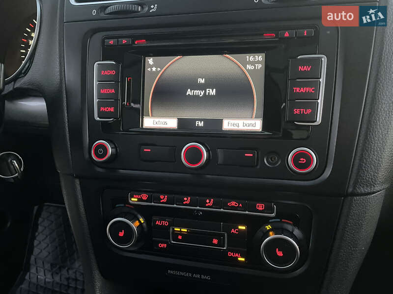 Універсал Volkswagen Golf 2011 в Сарнах