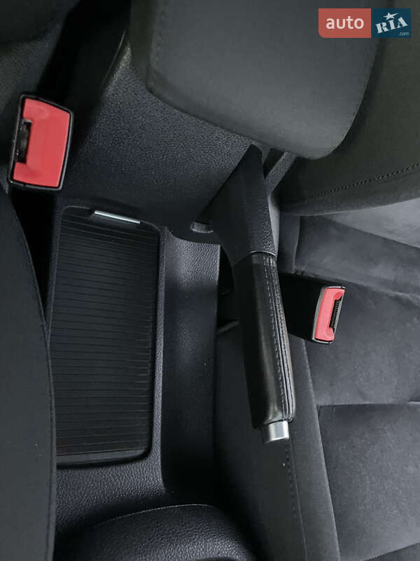 Універсал Volkswagen Golf 2011 в Сарнах