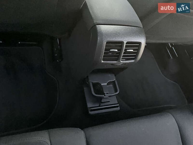 Універсал Volkswagen Golf 2011 в Сарнах