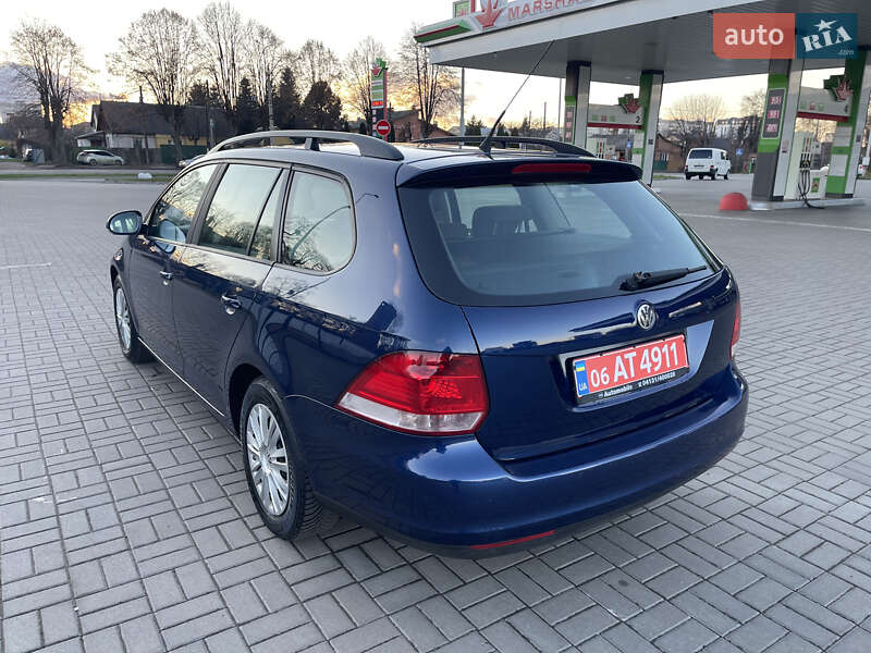 Універсал Volkswagen Golf 2007 в Житомирі