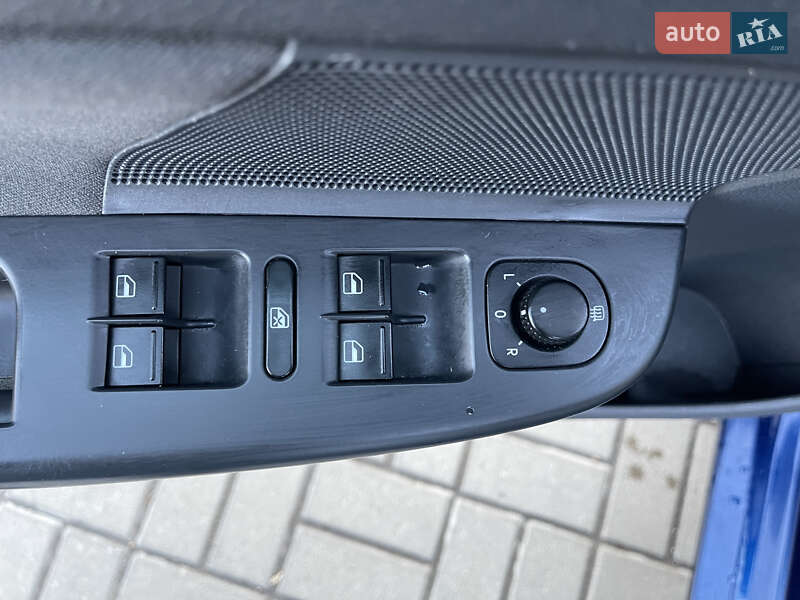 Універсал Volkswagen Golf 2007 в Житомирі