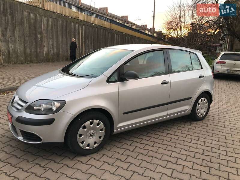 Хэтчбек Volkswagen Golf 2006 в Луцке фото Хэтчбек Volkswagen Golf 2006 в Луцке