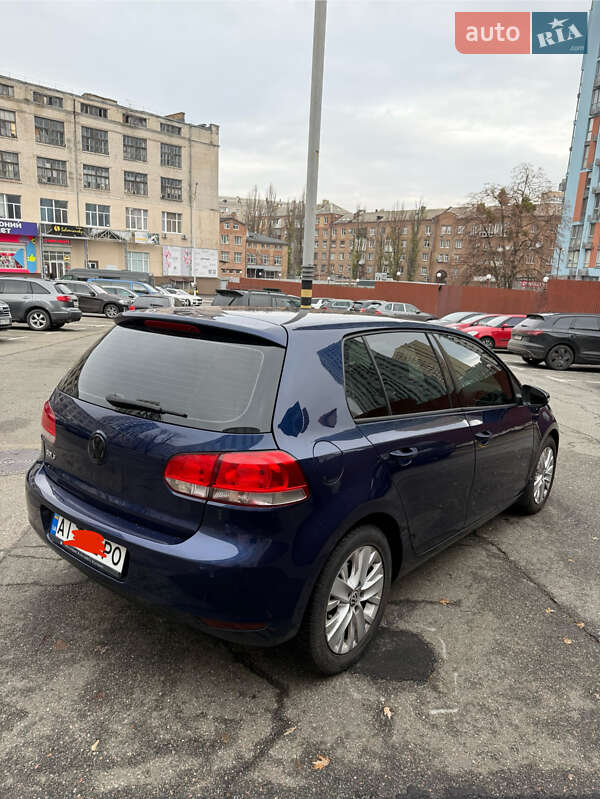 Хетчбек Volkswagen Golf 2010 в Києві