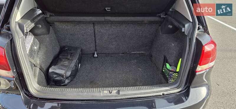 Хетчбек Volkswagen Golf 2010 в Києві