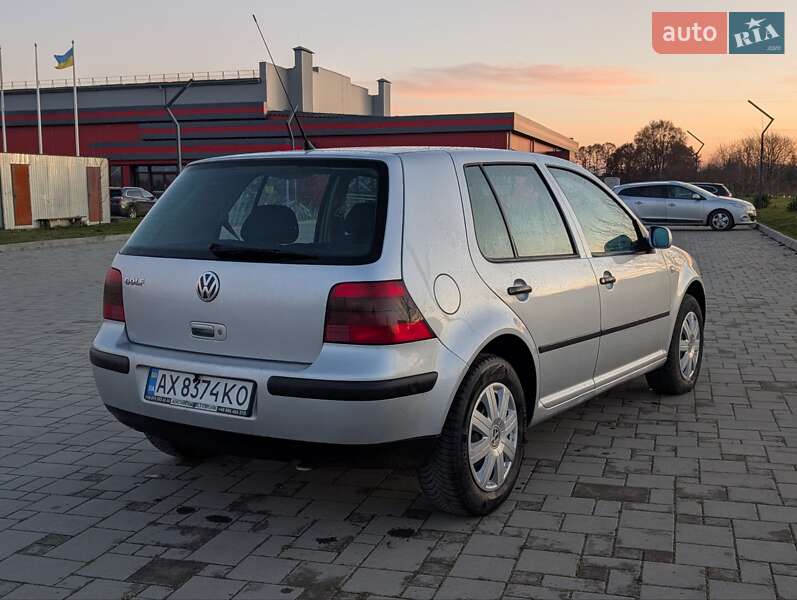 Хэтчбек Volkswagen Golf 2001 в Здолбунове