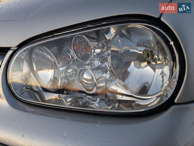 Хэтчбек Volkswagen Golf 2001 в Здолбунове