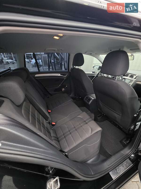 Універсал Volkswagen Golf 2015 в Луцьку