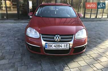 Универсал Volkswagen Golf 2009 в Ровно