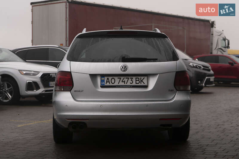 Универсал Volkswagen Golf 2010 в Ужгороде
