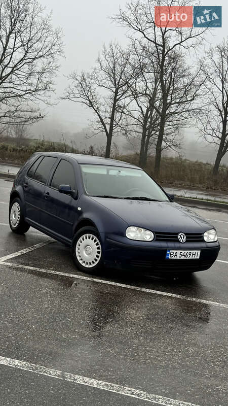 Volkswagen Golf 2000