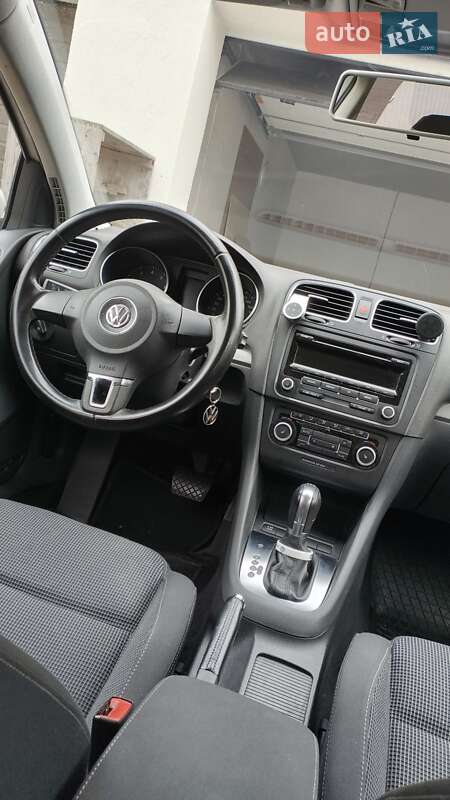 Хэтчбек Volkswagen Golf 2011 в Ирпене