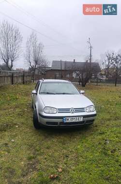 Універсал Volkswagen Golf 2000 в Сарнах