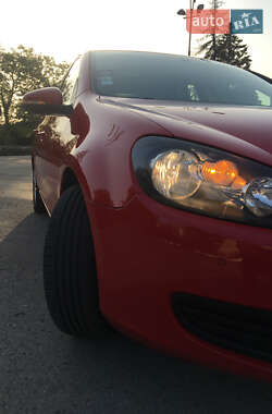Хетчбек Volkswagen Golf 2010 в Тисмениці