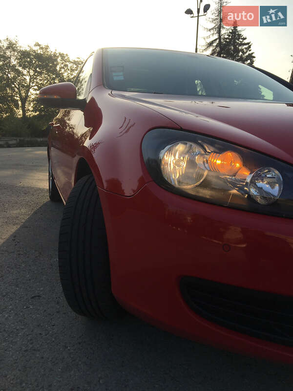 Хэтчбек Volkswagen Golf 2010 в Тысменице