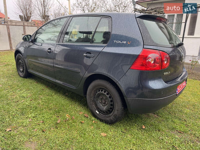 Хэтчбек Volkswagen Golf 2007 в Сторожинце