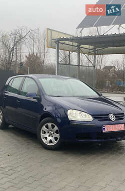 Хетчбек Volkswagen Golf 2005 в Луцьку