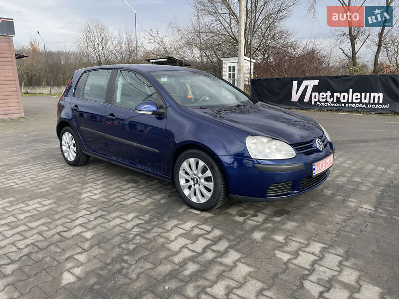 Хэтчбек Volkswagen Golf 2005 в Калуше