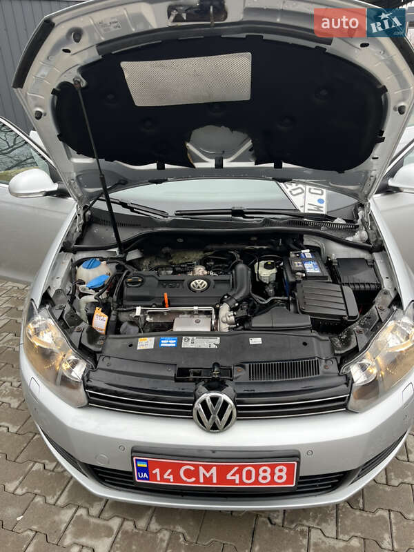 Универсал Volkswagen Golf 2011 в Черновцах