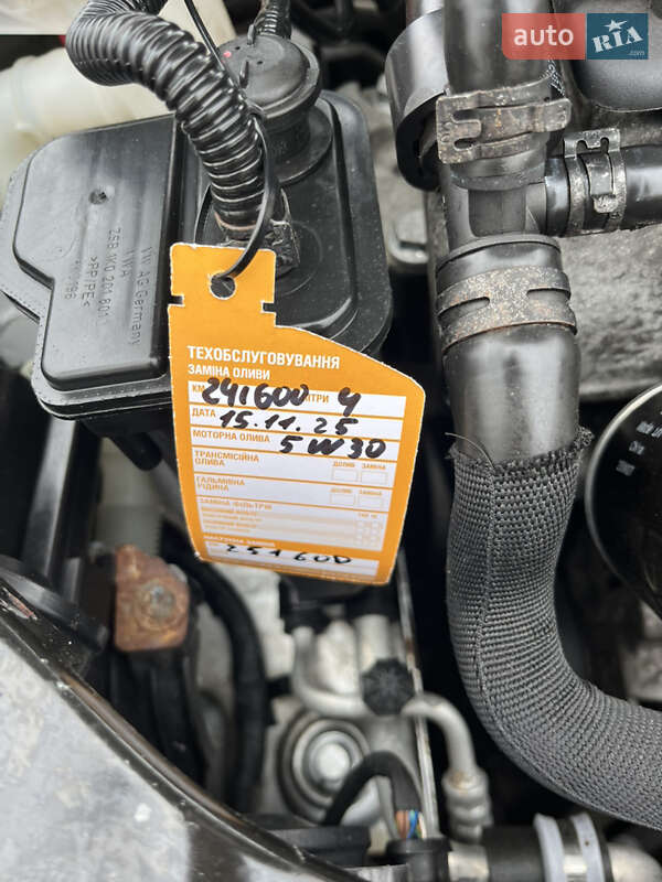 Универсал Volkswagen Golf 2011 в Черновцах