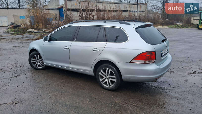 Универсал Volkswagen Golf 2009 в Томашполе