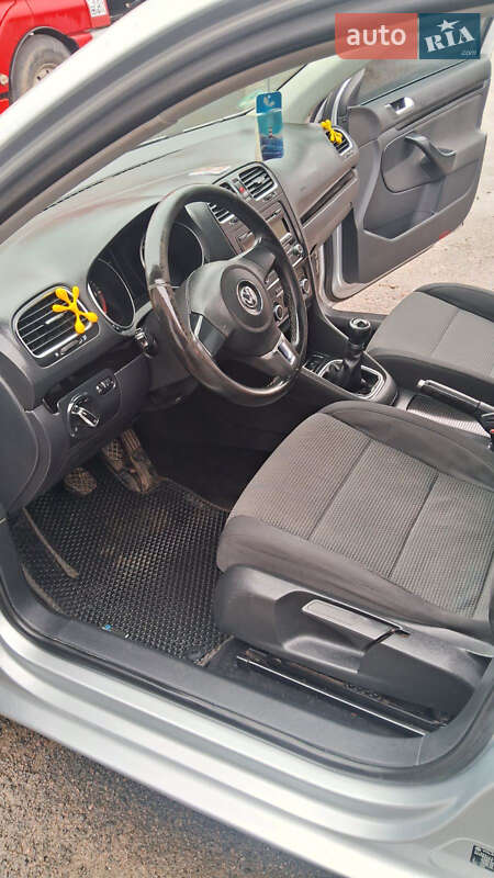 Универсал Volkswagen Golf 2009 в Томашполе