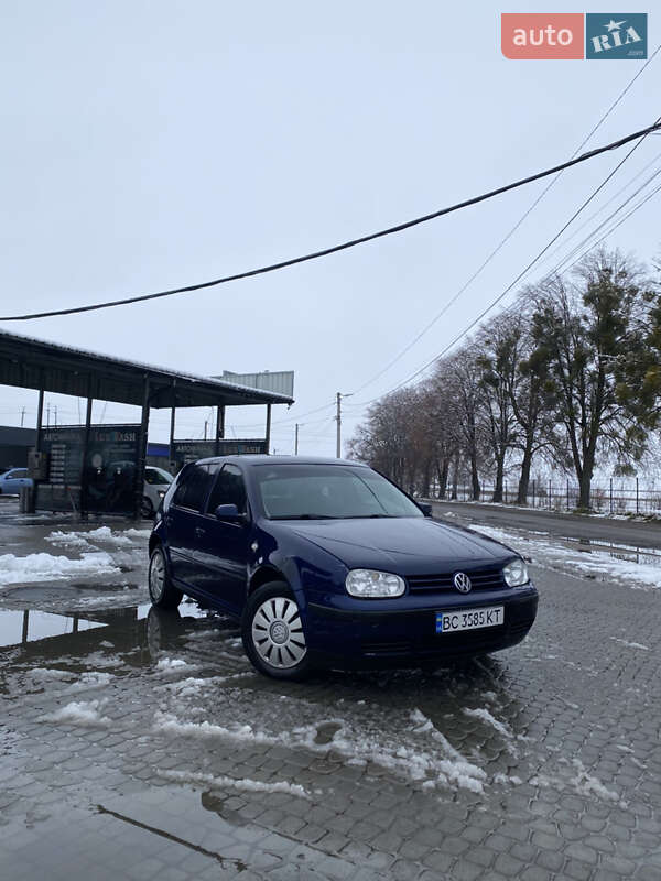 Volkswagen Golf 2002