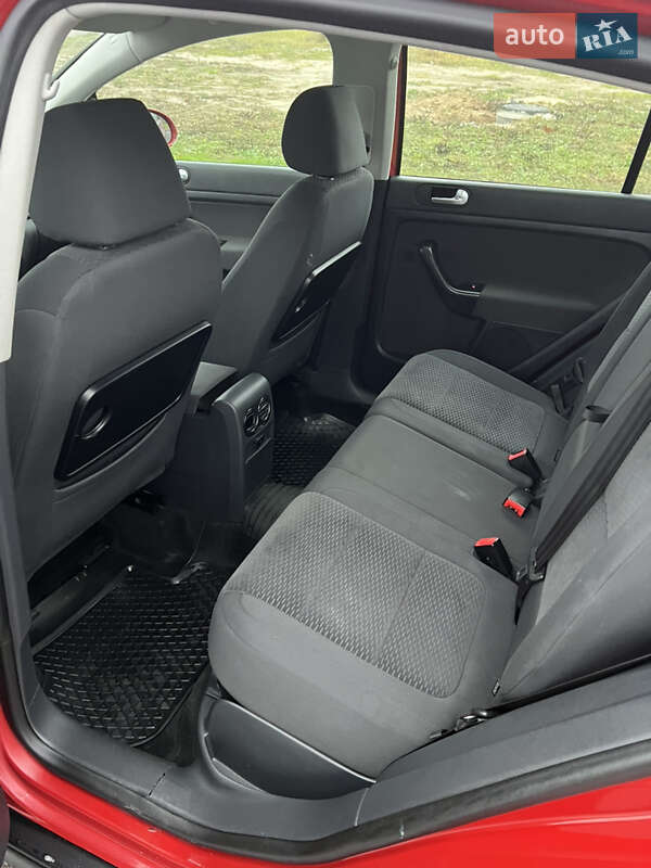 Хэтчбек Volkswagen Golf 2010 в Шостке