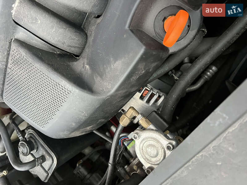 Хэтчбек Volkswagen Golf 2010 в Шостке