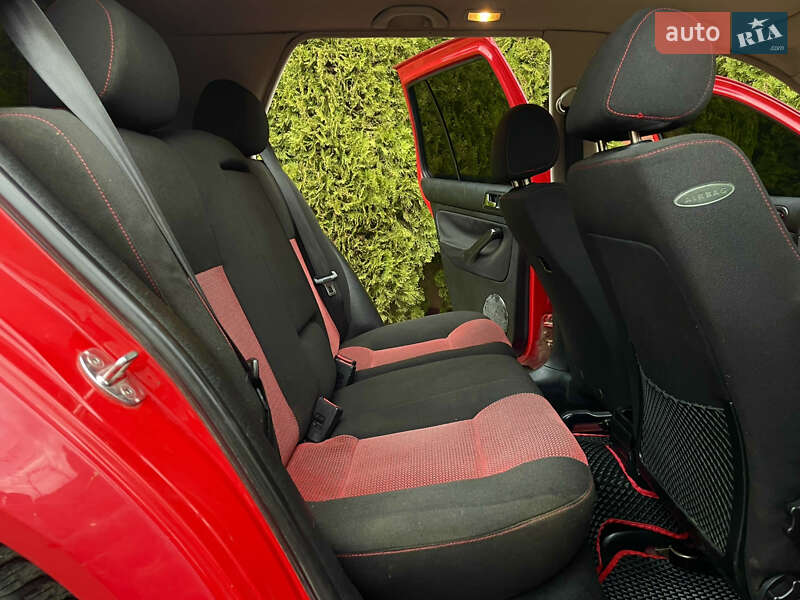 Хетчбек Volkswagen Golf 1998 в Івано-Франківську