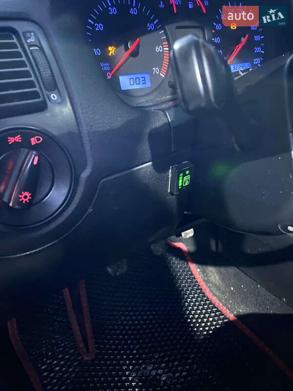 Хэтчбек Volkswagen Golf 1999 в Вышгороде