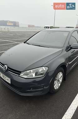 Хэтчбек Volkswagen Golf 2014 в Львове