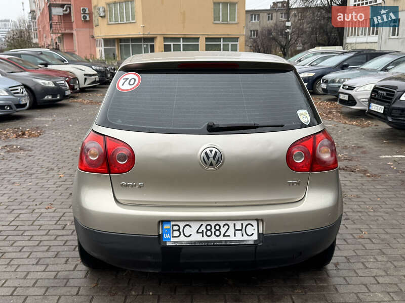 Хэтчбек Volkswagen Golf 2005 в Львове