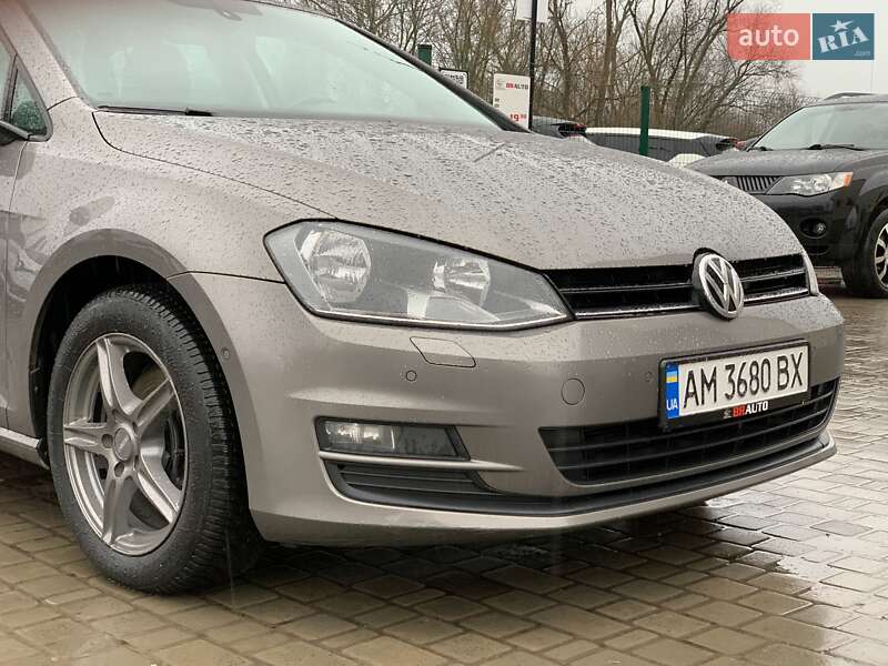 Хэтчбек Volkswagen Golf 2013 в Бердичеве
