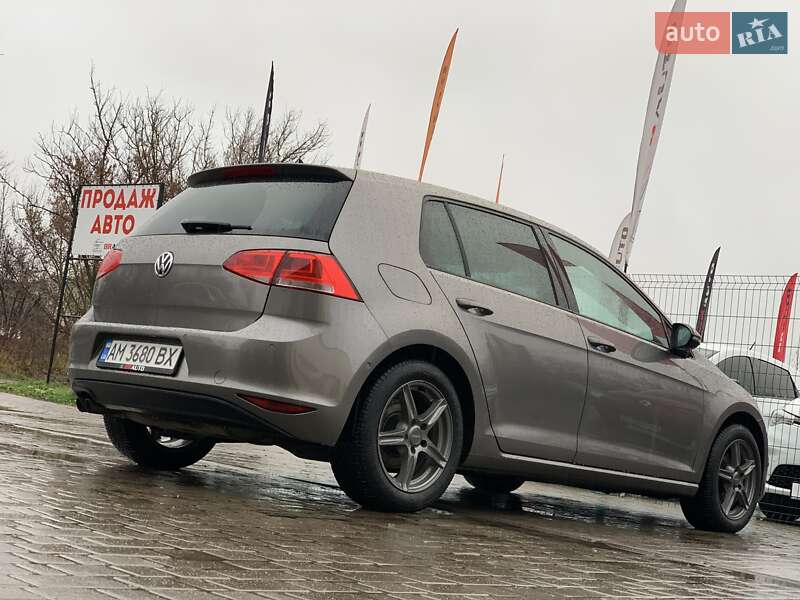 Хэтчбек Volkswagen Golf 2013 в Бердичеве