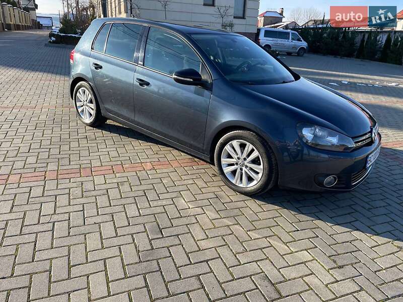 Хэтчбек Volkswagen Golf 2011 в Золочеве