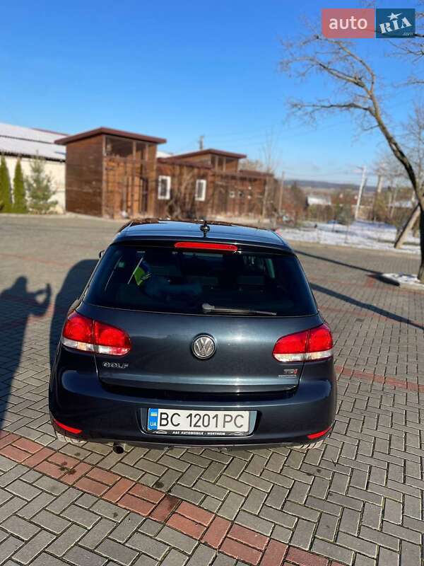 Хэтчбек Volkswagen Golf 2011 в Золочеве