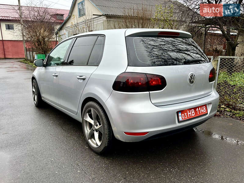 Хэтчбек Volkswagen Golf 2009 в Староконстантинове