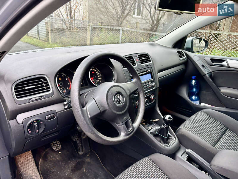 Хэтчбек Volkswagen Golf 2009 в Староконстантинове