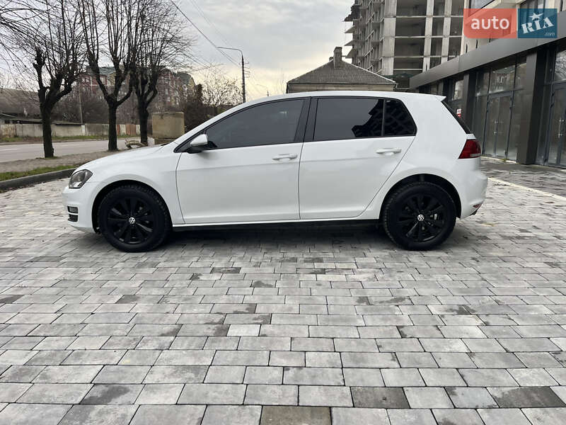 Хетчбек Volkswagen Golf 2014 в Чернівцях