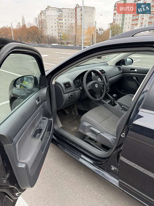 Универсал Volkswagen Golf 2008 в Чернигове