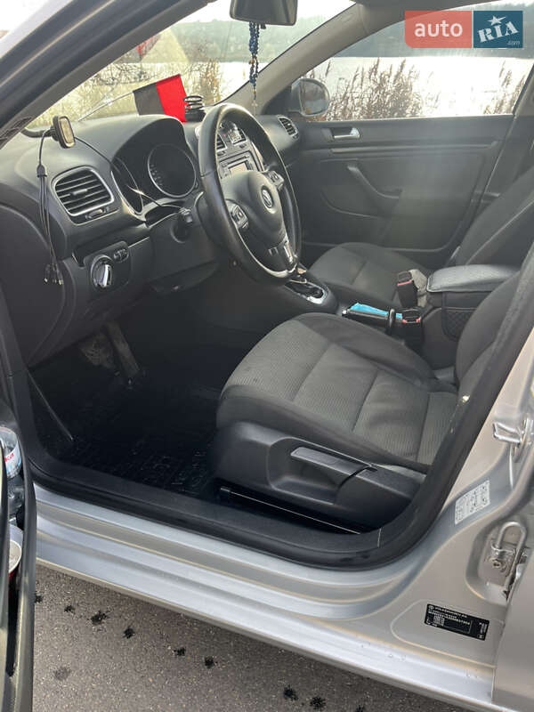 Универсал Volkswagen Golf 2012 в Киеве