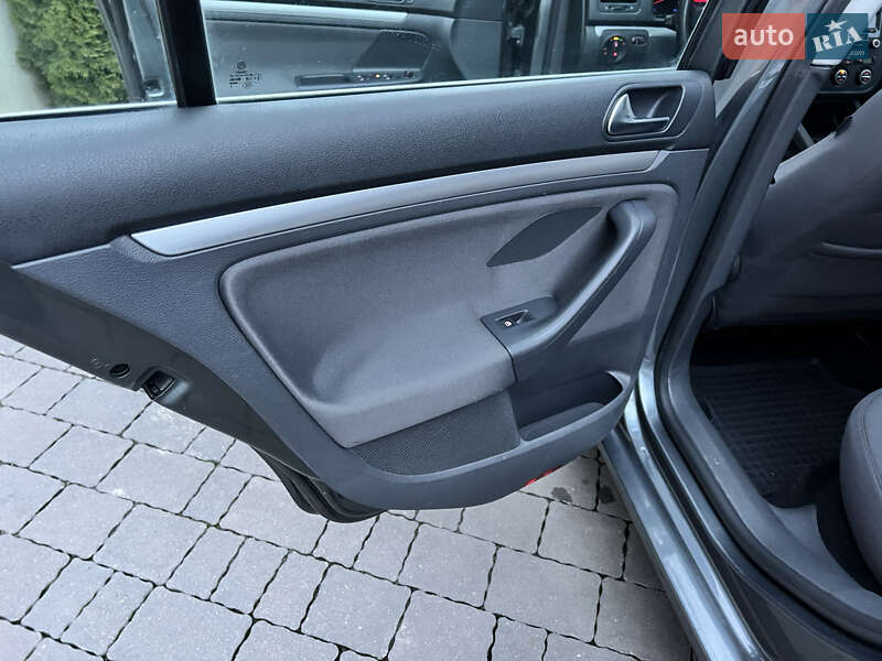 Универсал Volkswagen Golf 2009 в Мукачево