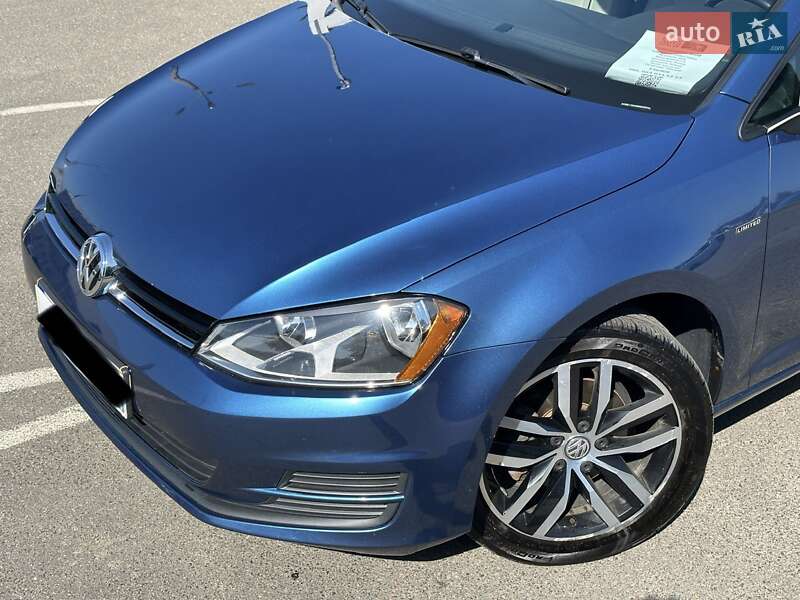 Универсал Volkswagen Golf 2016 в Киеве