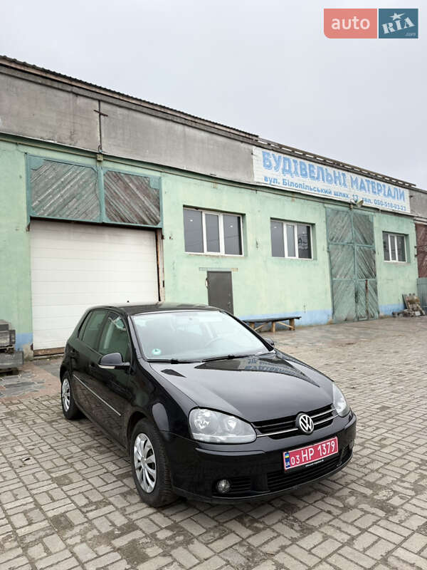 Хэтчбек Volkswagen Golf 2009 в Сумах