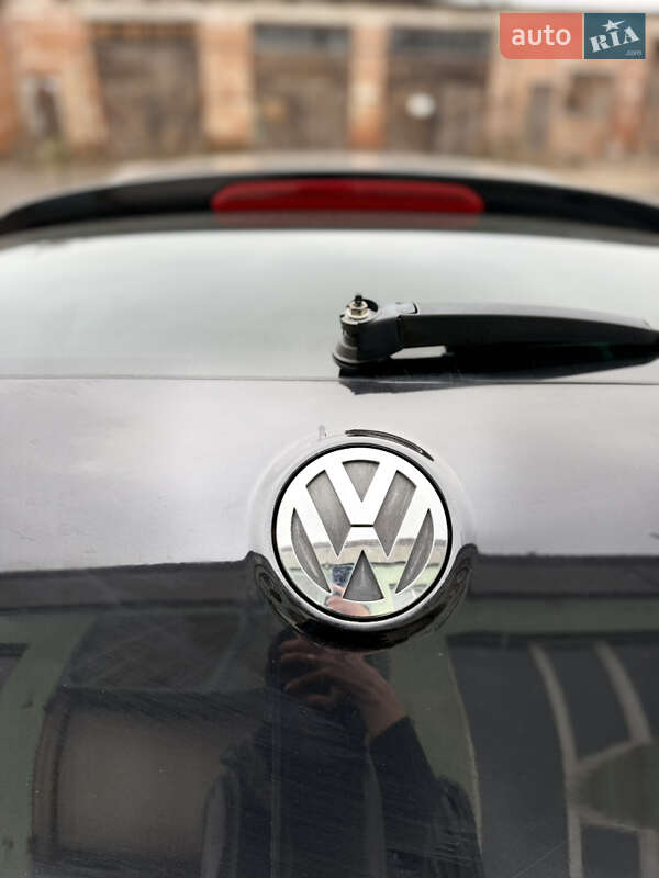 Хэтчбек Volkswagen Golf 2009 в Сумах